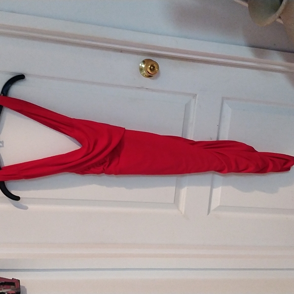 Red dress - Picture 1 of 3